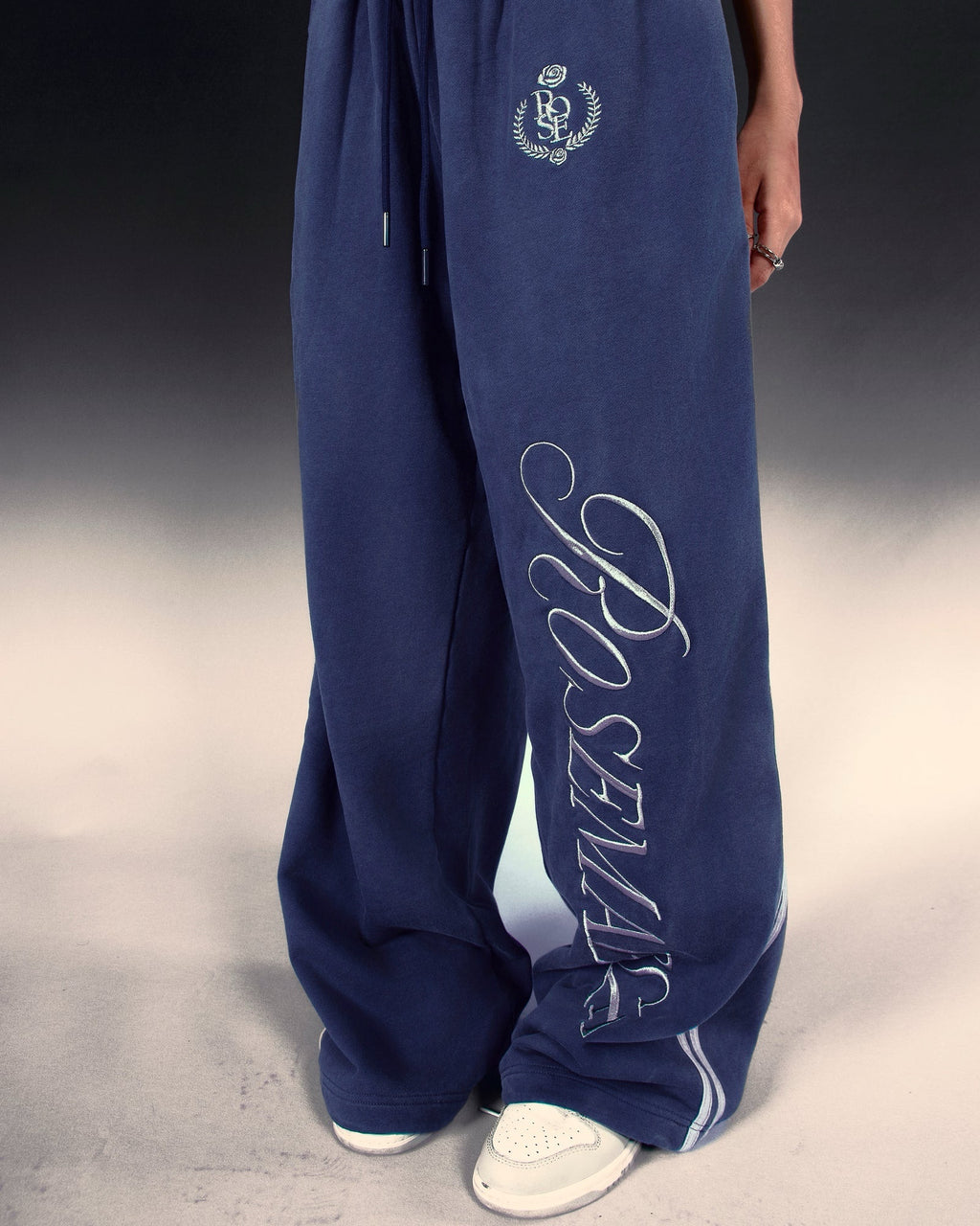 Rose Badge Sweatpants - Navy
