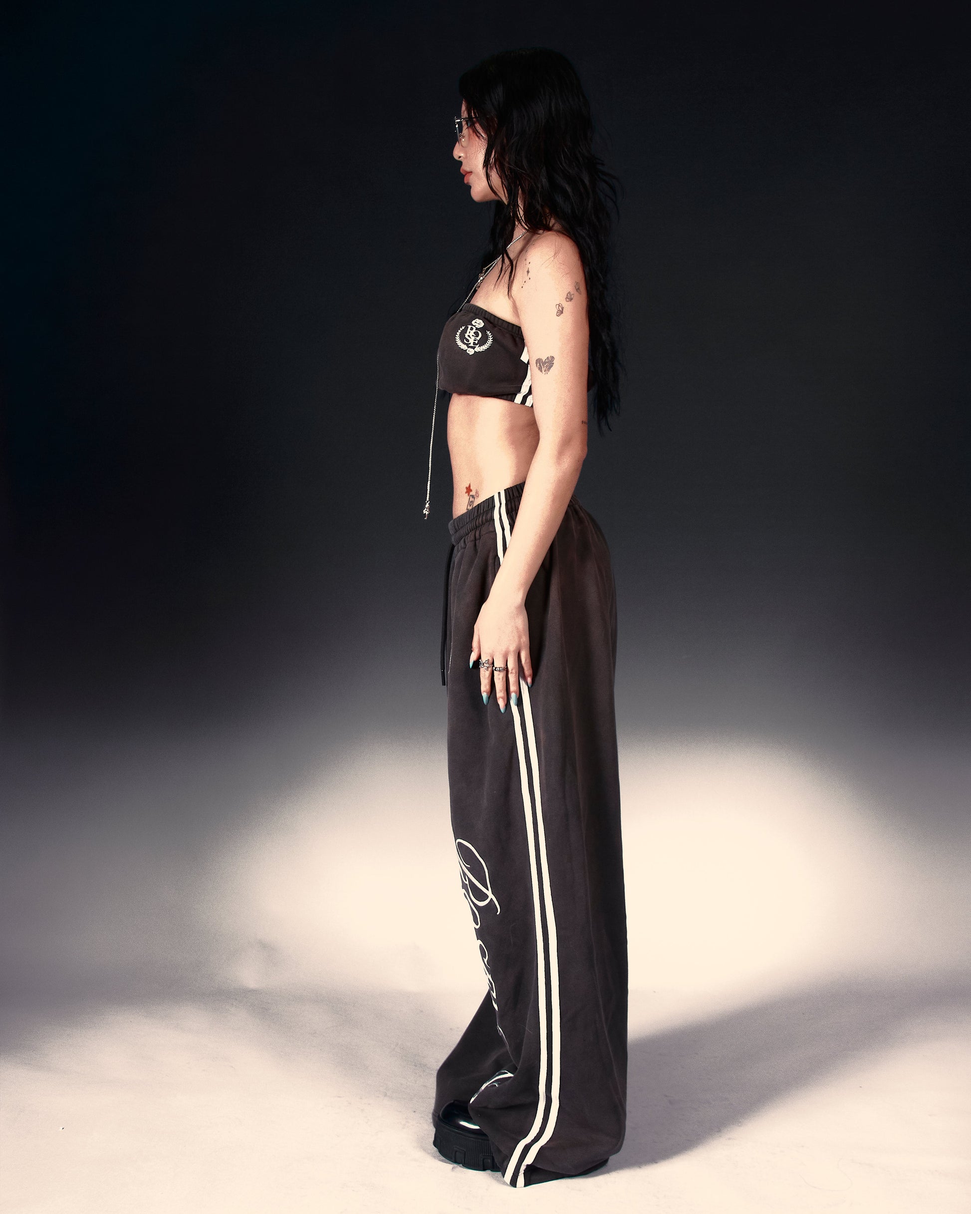 Rose Badge Sweatpants - Black