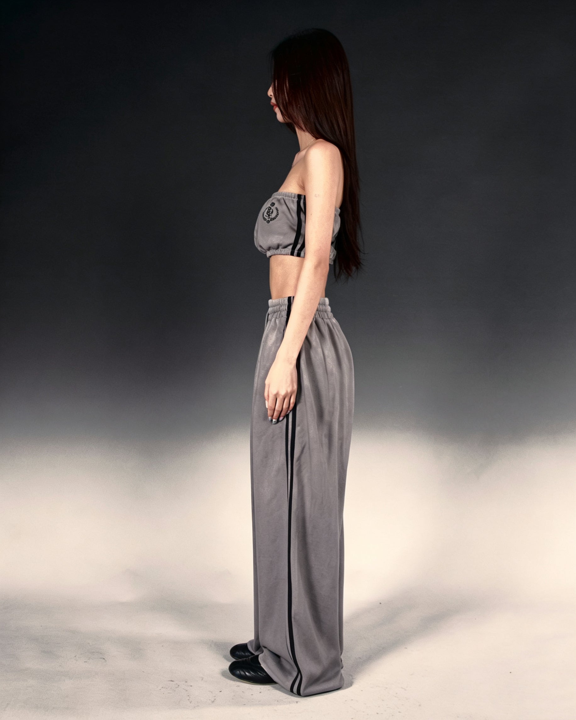 Rose Badge Sweatpants - Grey