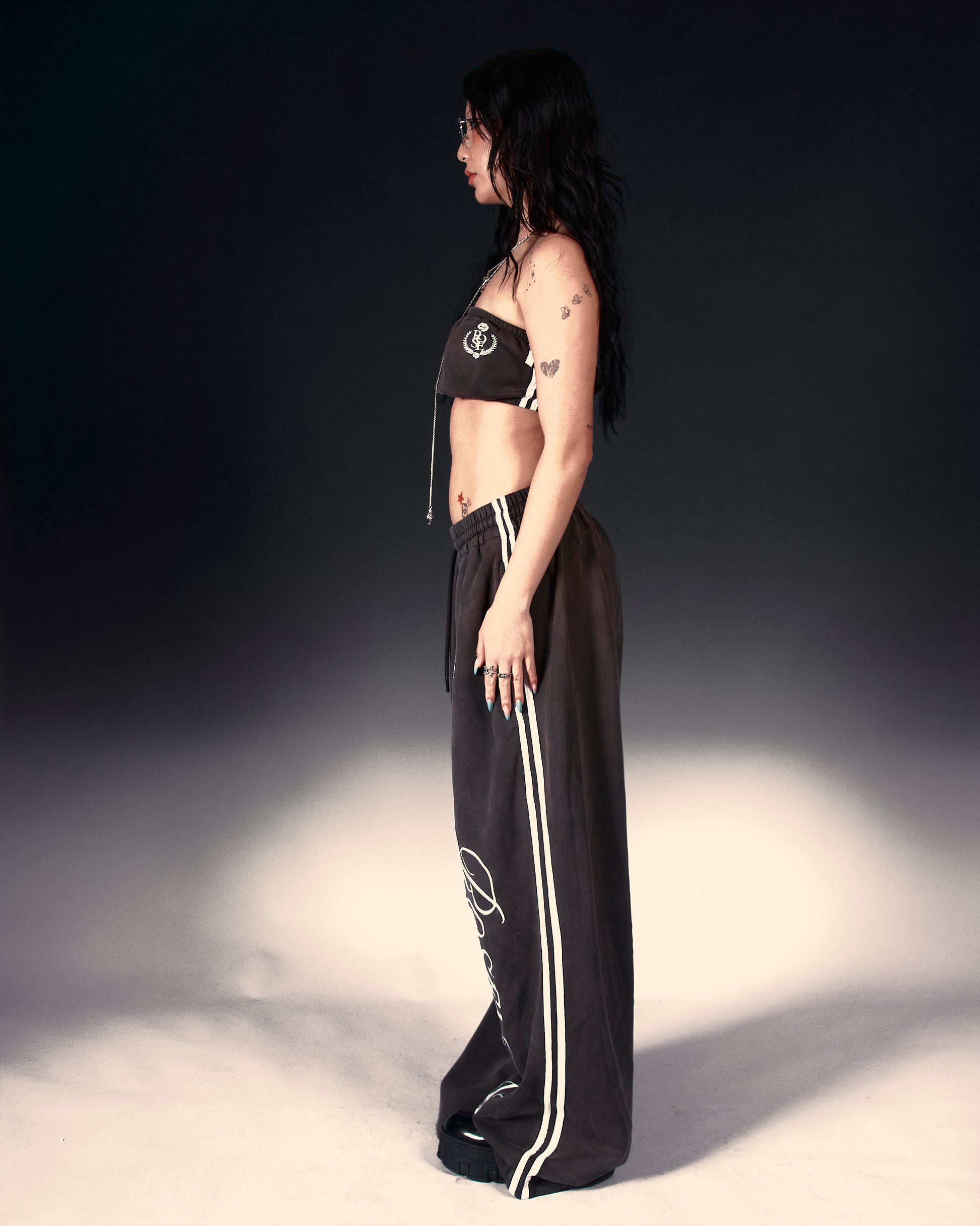 Rose Badge Sweatpants - Black