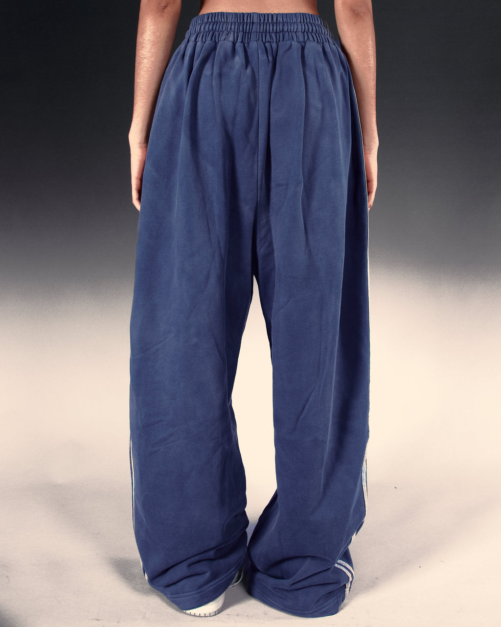 Rose Badge Sweatpants - Navy