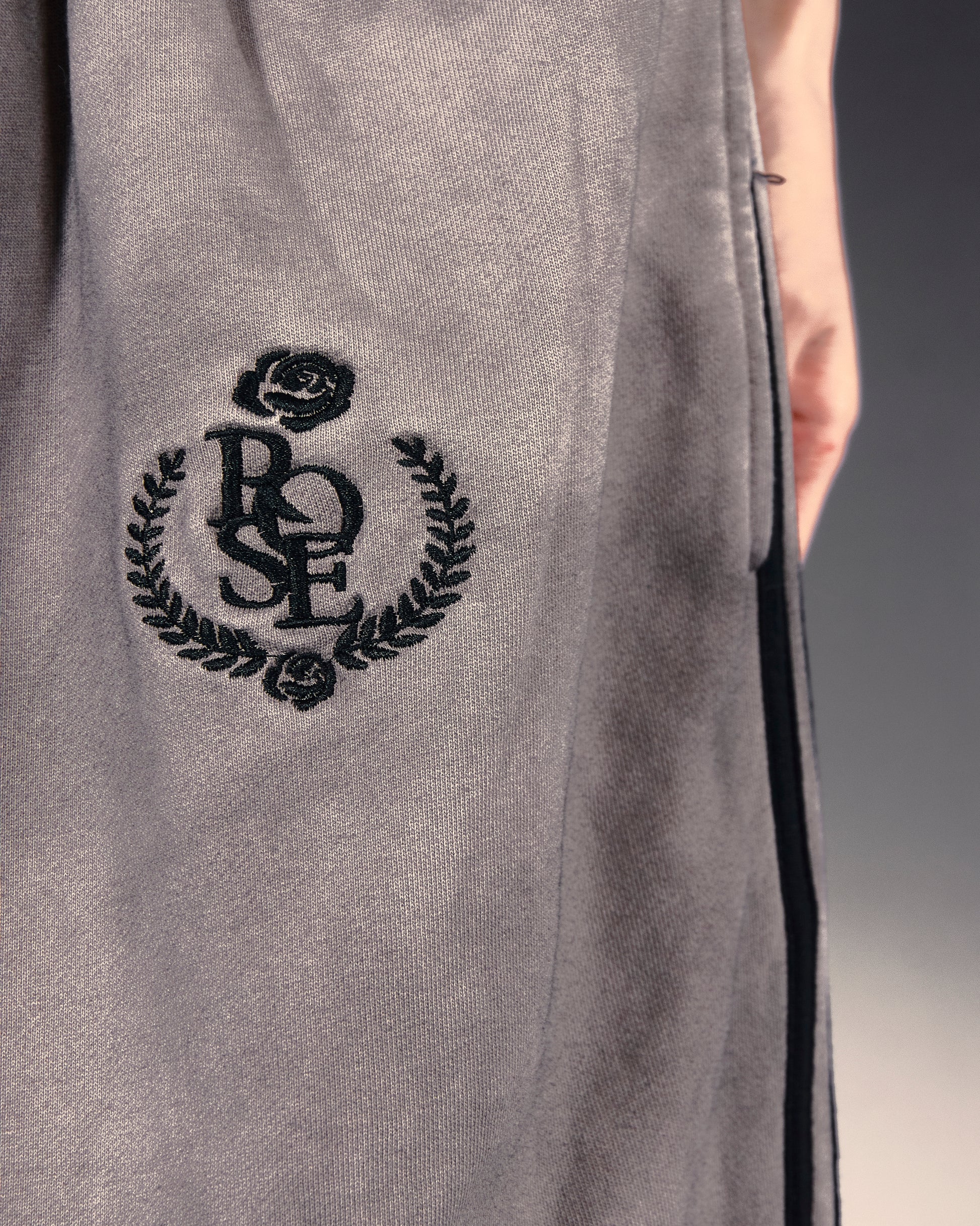 Rose Badge Sweatpants - Grey