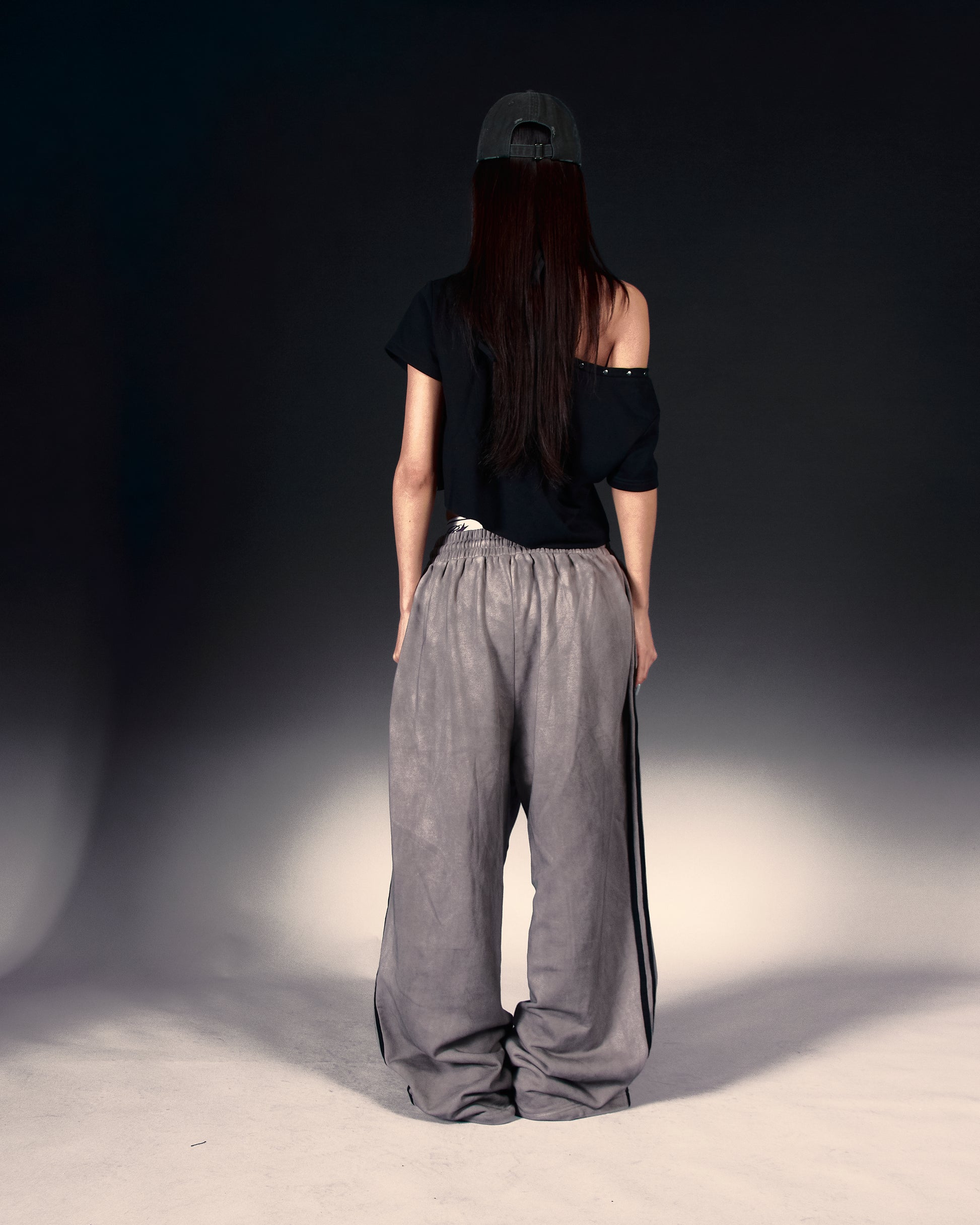 Slouchy Off-Shoulder Crop Tee - Black