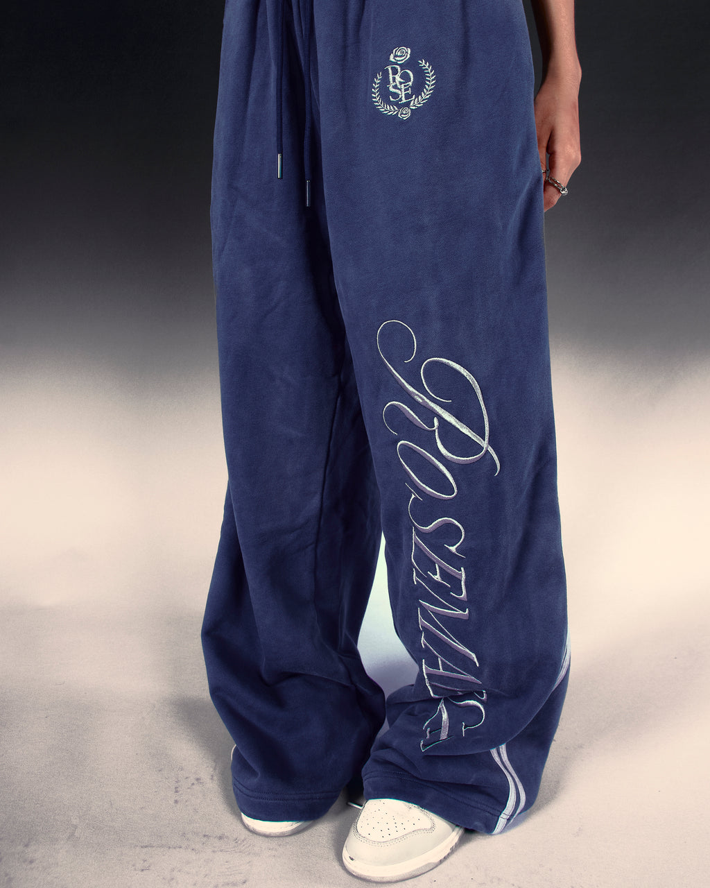 Rose Badge Sweatpants - Navy